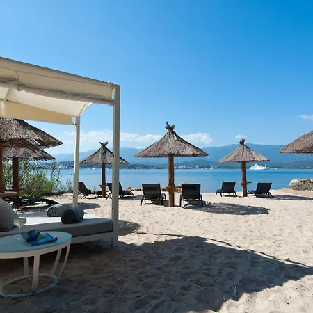 Isulella & Restaurant Hotel 4*