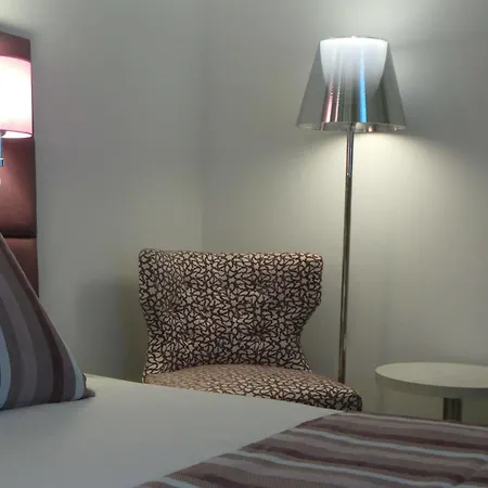 Isulella & Restaurant 4* 维琪奥港