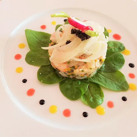 Ξενοδοχείο Isulella & Restaurant 4*