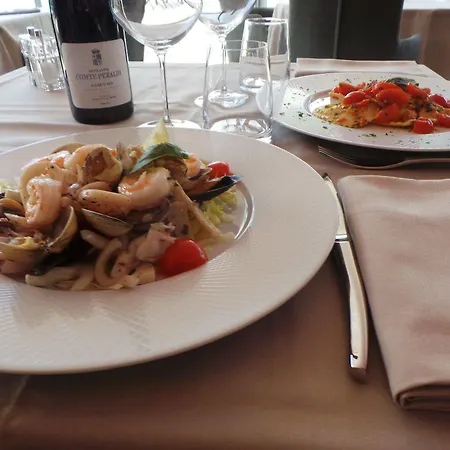 Ξενοδοχείο Isulella & Restaurant