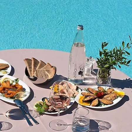 Isulella & Restaurant Hotel 4*