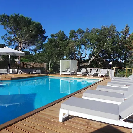 Isulella & Restaurant Hotel 4*