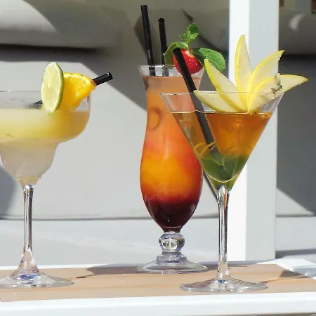 Ξενοδοχείο Isulella & Restaurant 4*