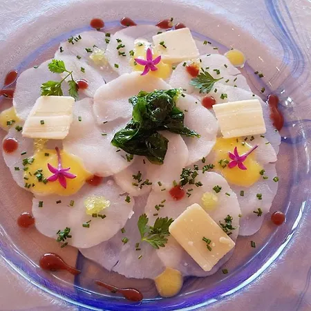 Isulella & Restaurant Hotel 4*