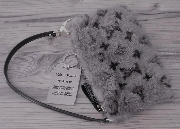 Isulella & Restaurant فندق 4*