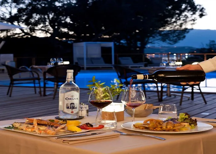 Isulella & Restaurant 4*