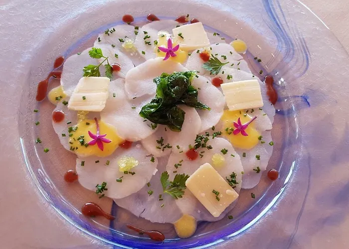 Isulella & Restaurant فندق 4*